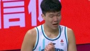 足球新闻热点头条篮球战术5v5进攻常用战术排球救球集锦